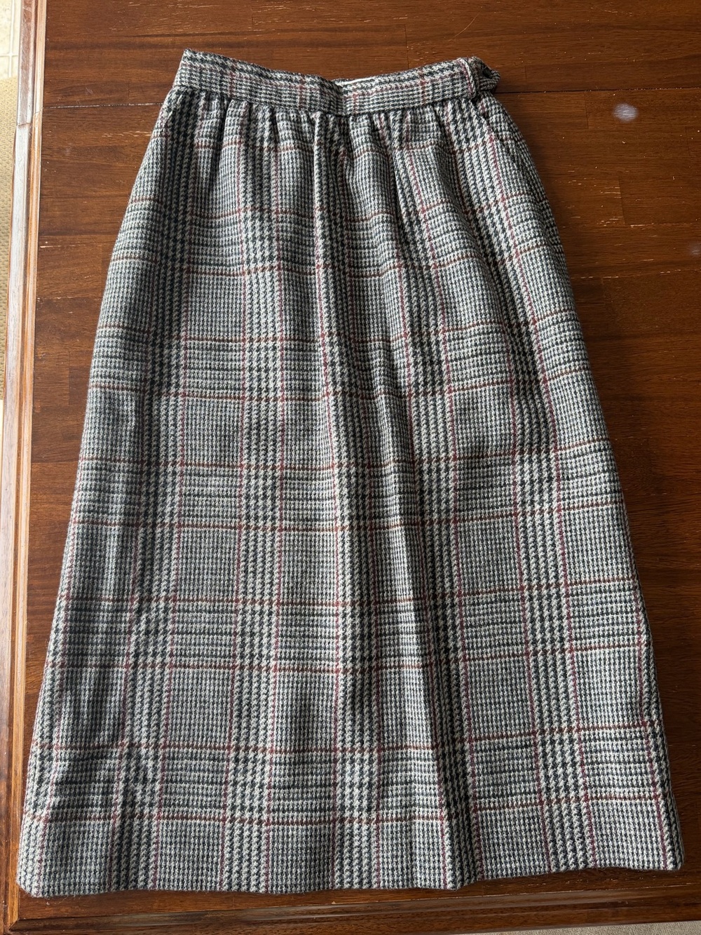 Vintage JH Collectibles 100% Wool Plaid Midi Skirt Gray Red Black Size 6